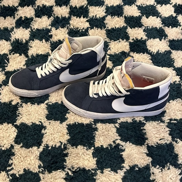 Nike SB Blazer Mid - Navy Blue Suede - size 9 men’s - Picture 3 of 7
